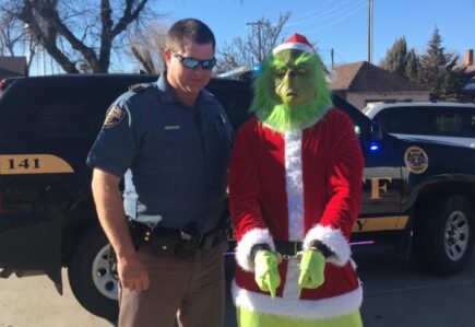 The Grinch arrested by State Troopers in Denver (Video) – Ace News Today