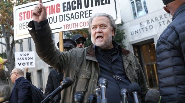 Steve Bannon: Former Trump strategist sentenced to four-month prison stint