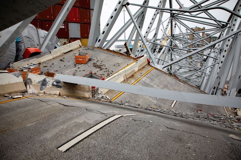 Ace News Today - Salvage crews prepping to remove last remnants of collapsed Key Bridge from the Dali