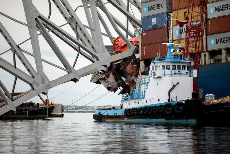 Ace News Today - Salvage crews prepping to remove last remnants of collapsed Key Bridge from the Dali