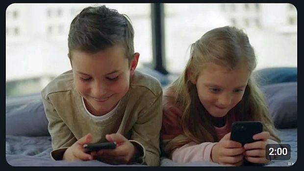 Ace News Today - What’s the best age for your children to begin using social media apps?