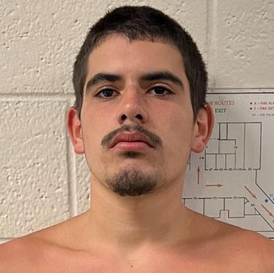 Ace News Today: SWAT recovers stolen firearms found in a home with 9 young kids surrounded by booze and drugs. IMage credit: MCSO