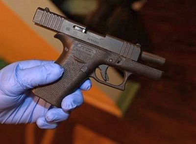 Ace News Today: SWAT recovers stolen firearms found in a home with 9 young kids surrounded by booze and drugs. IMage credit: MCSO