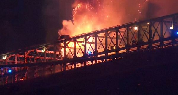 Fire breaks out on the Brooklyn Bridge from New York City's July 4 fireworks